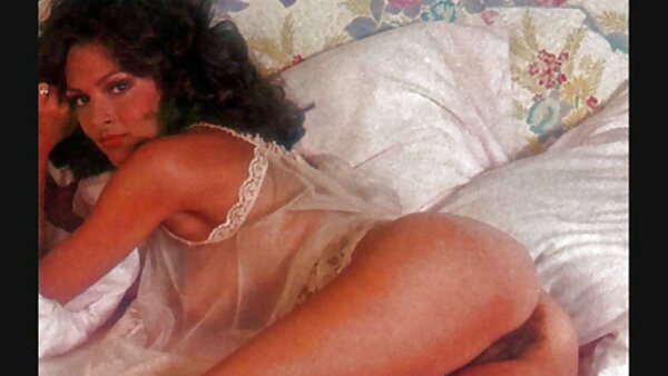 Прекрасното бебе Чари Кис е заебено од напален дечко
