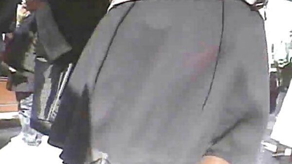 Гиа Пејџ ја фатила мама Реган Фокс како ја лиже пичката на девојката од факултет