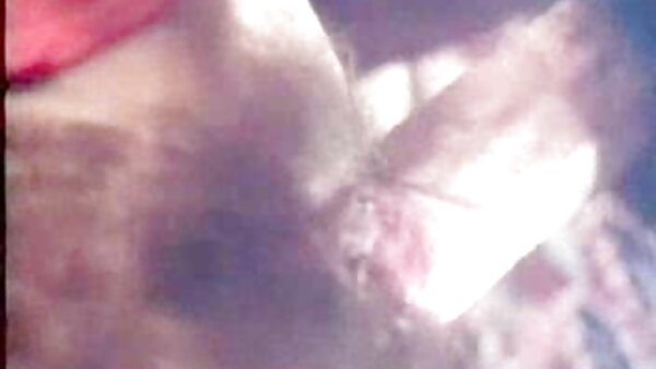 Миа Дајмонд добива прстен од анусот
