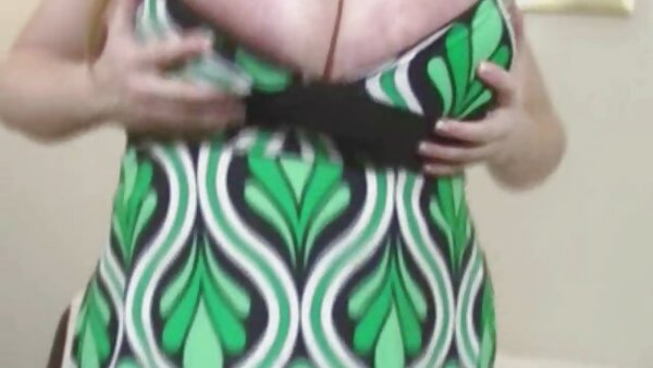 Воодушевувачката убавица Никол Анистон има страстно брзопирање со натрапникот